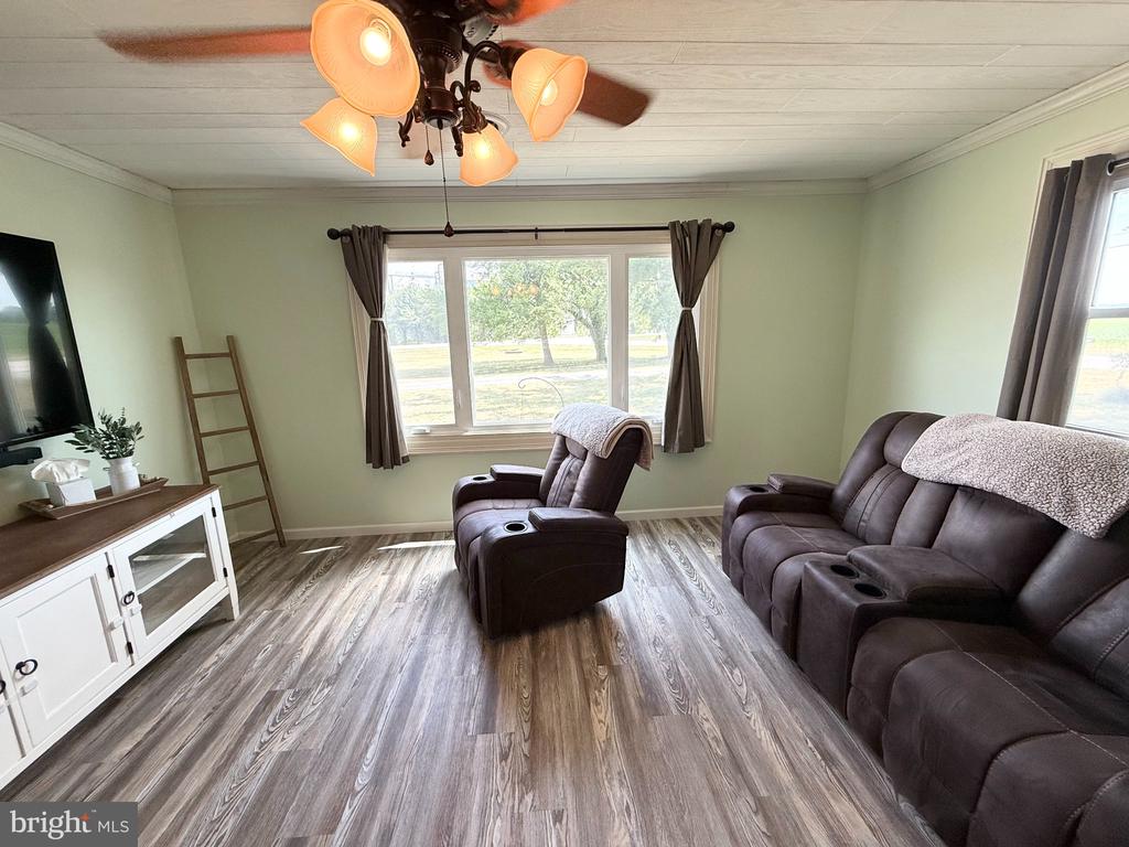 504 SUNSET BOULEVARD