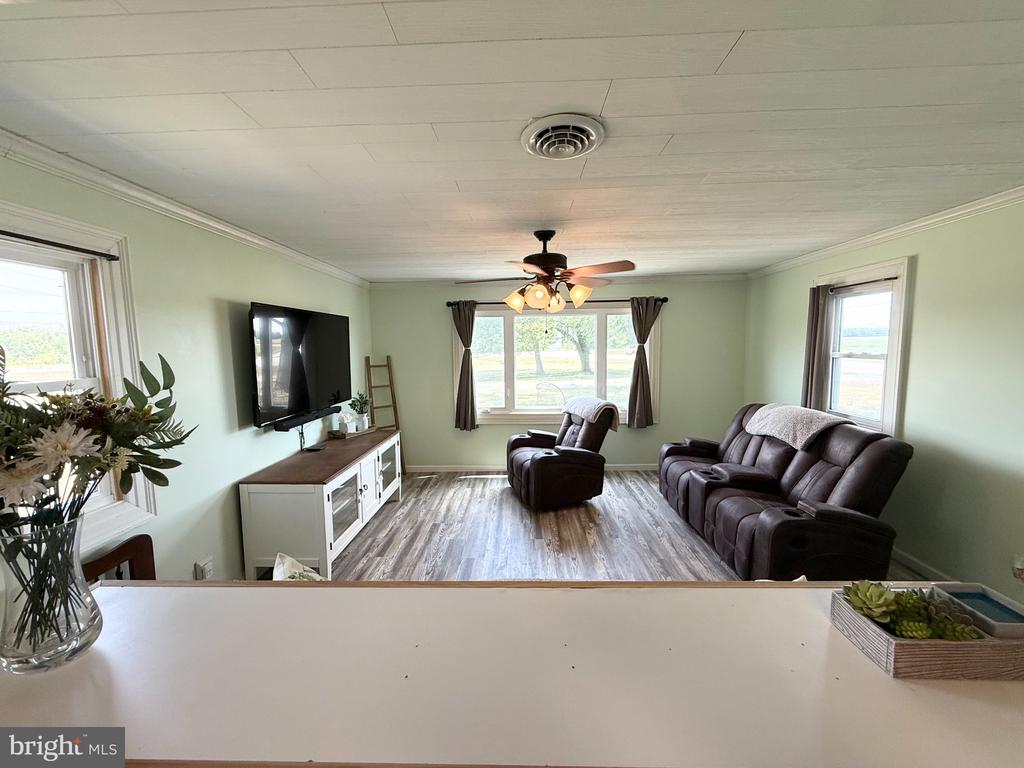 504 SUNSET BOULEVARD