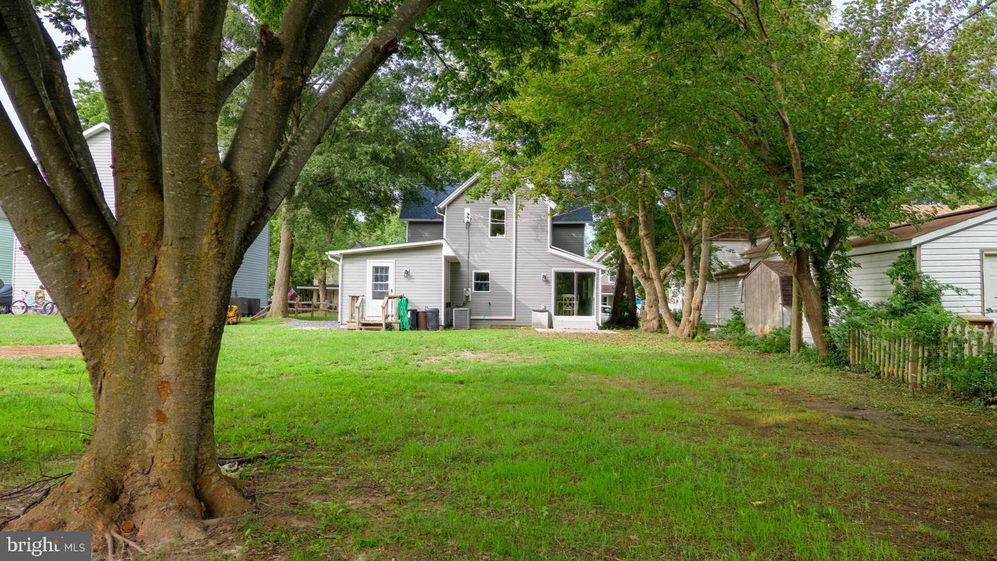 306 CAROLINE AVENUE