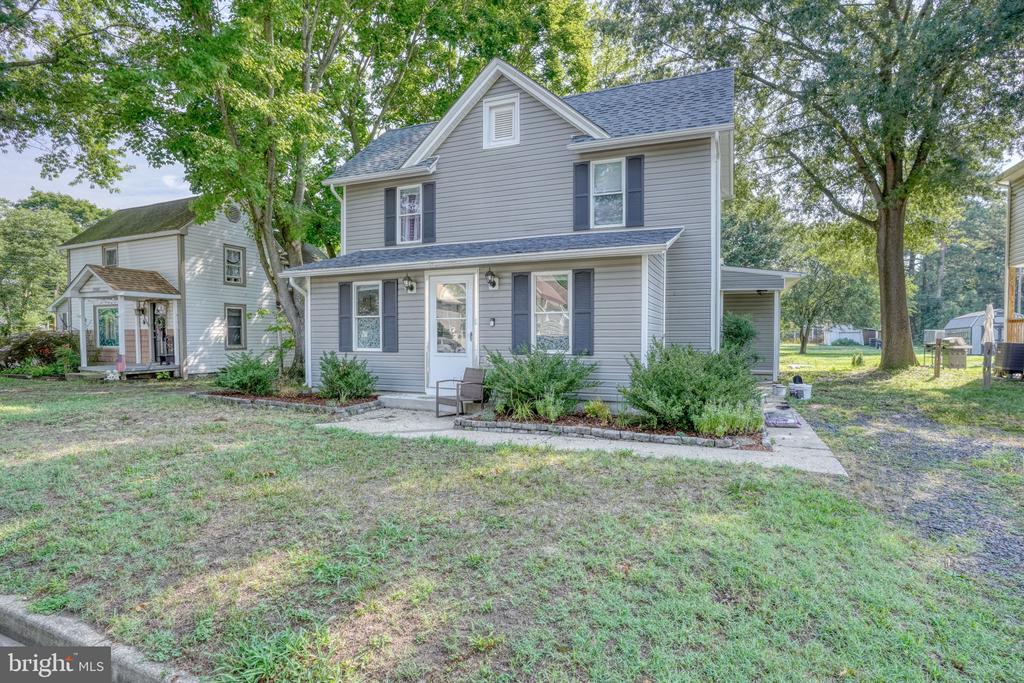 306 CAROLINE AVENUE