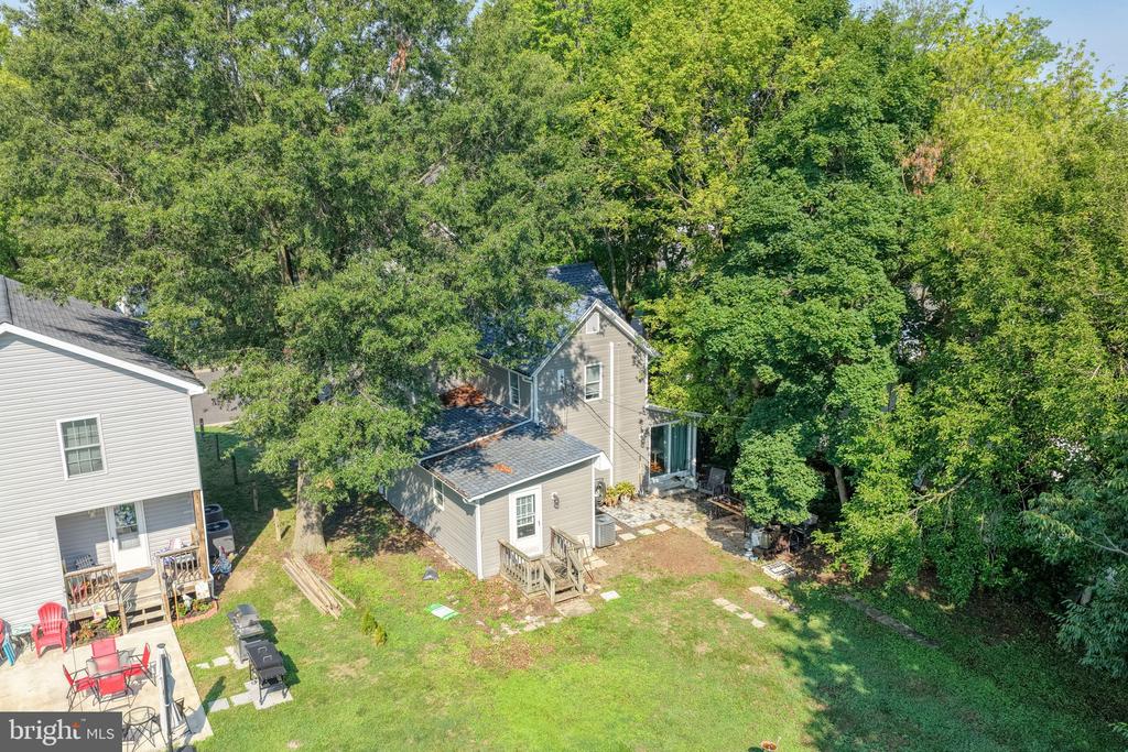 306 CAROLINE AVENUE