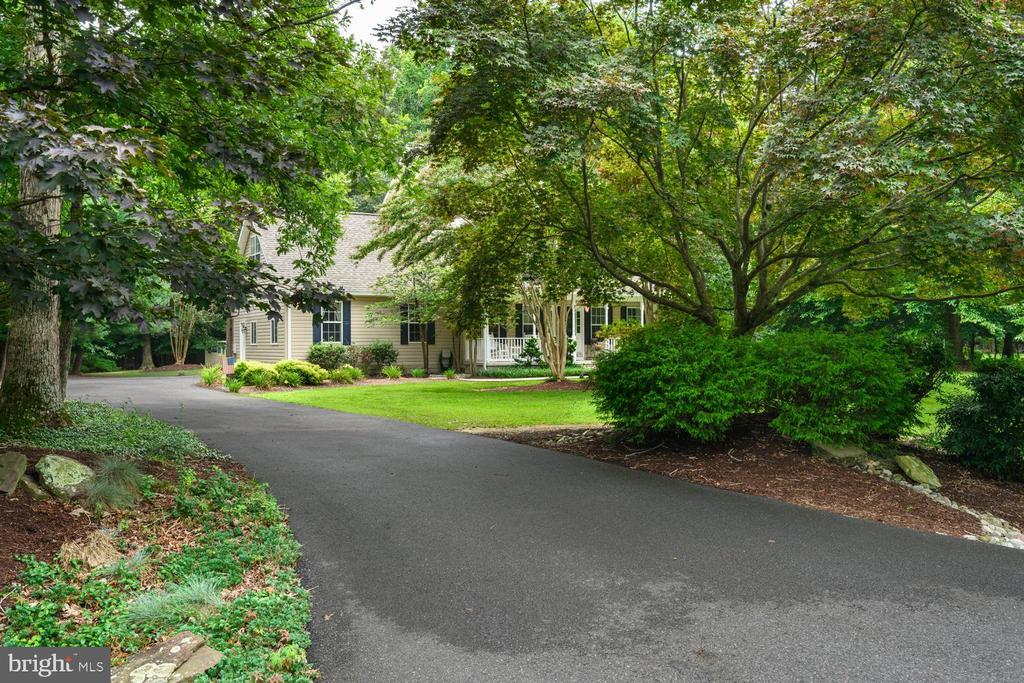 7884 LAUREL LANE