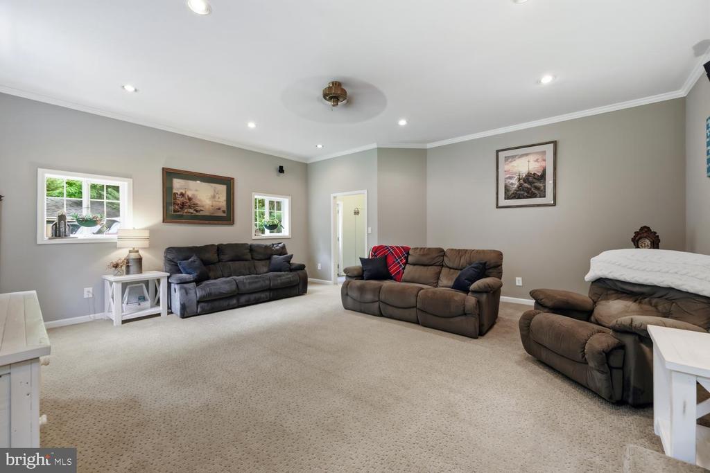 7884 LAUREL LANE