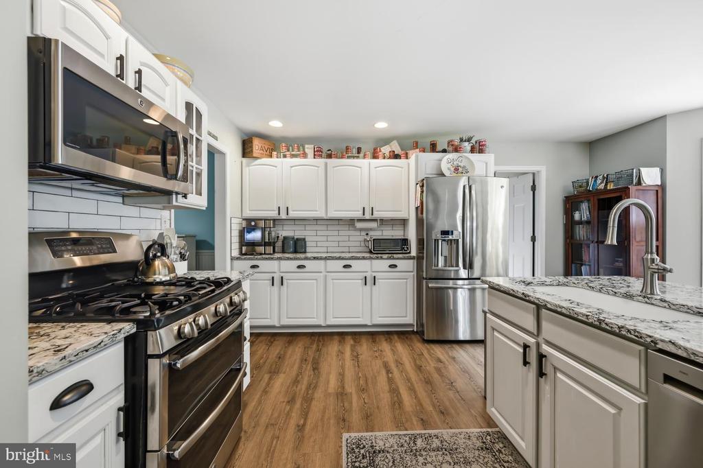 7884 LAUREL LANE