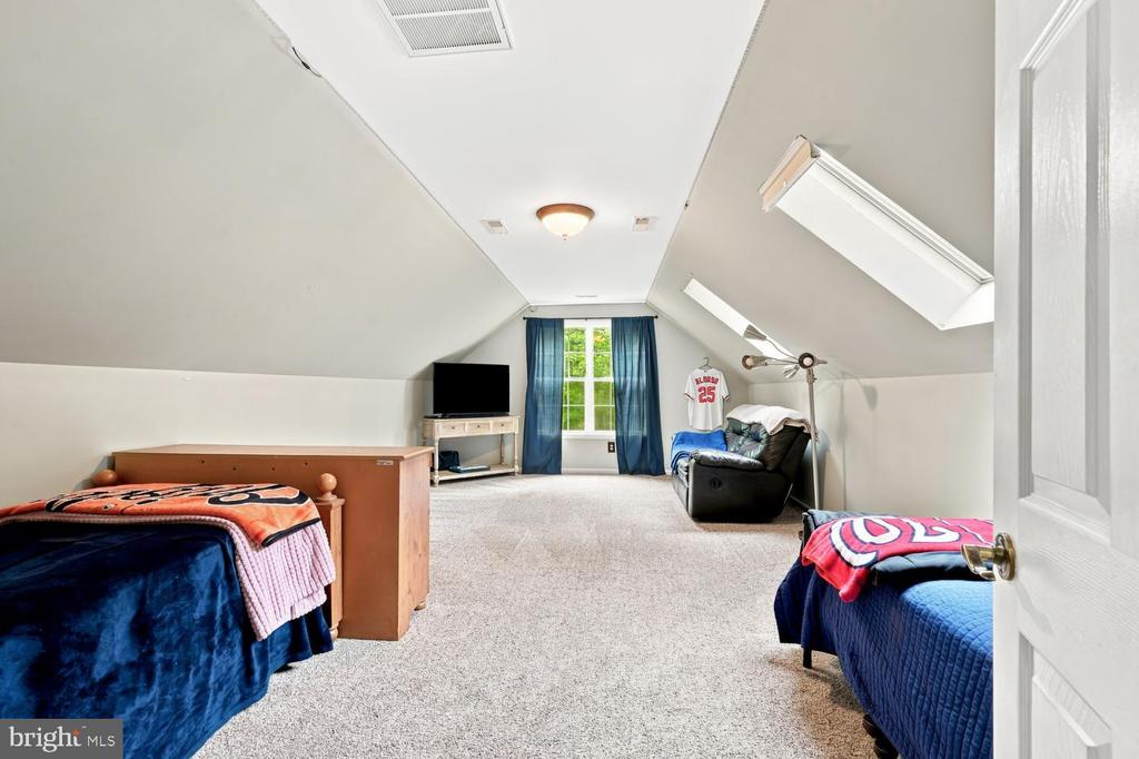 7884 LAUREL LANE