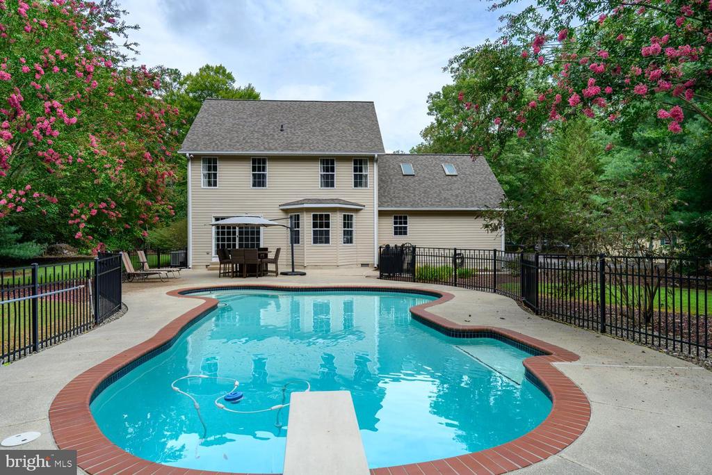 7884 LAUREL LANE