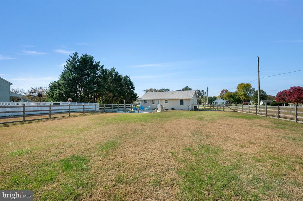 15395 OAKLAND ROAD