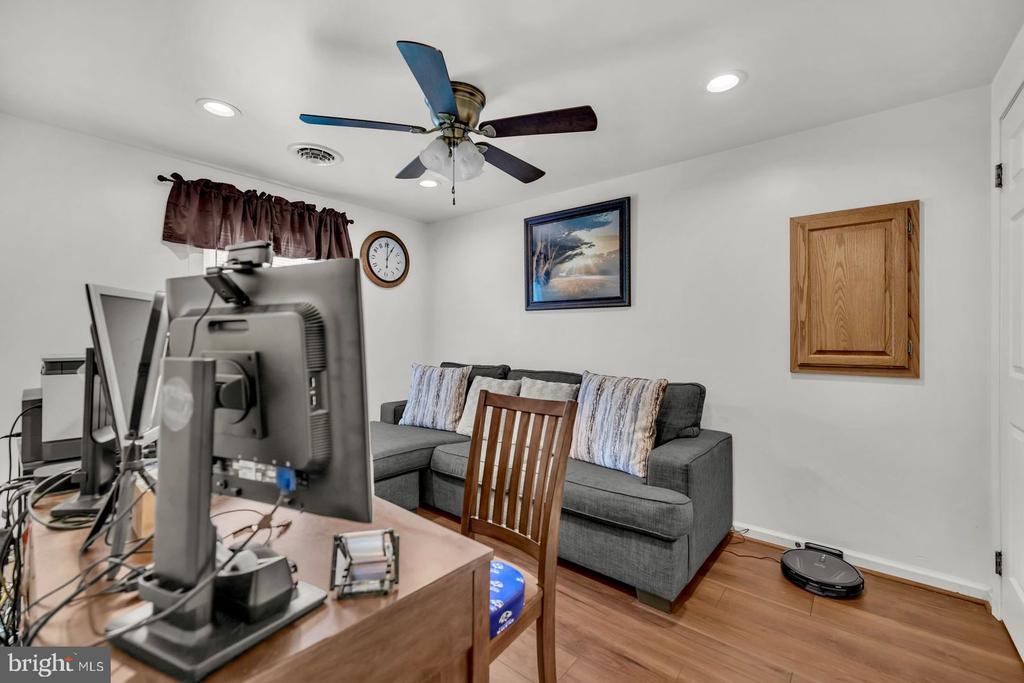 6933 BACKLANDING ROAD