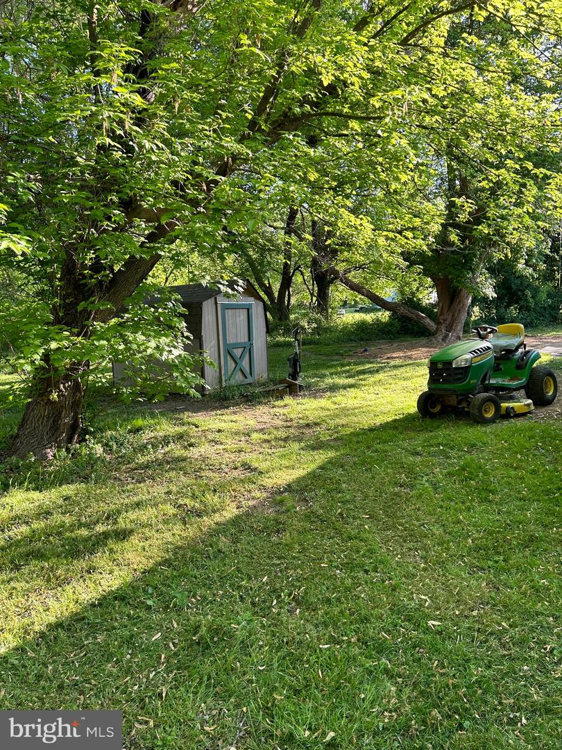 25126 Lambs Meadow Rd