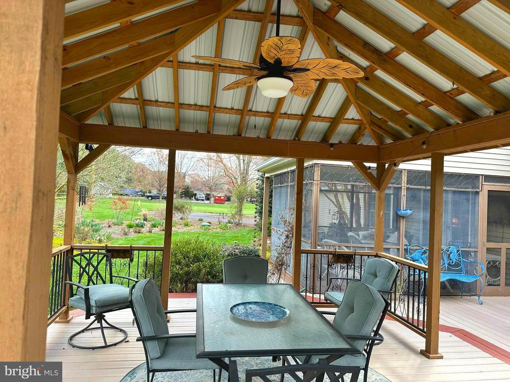 8757 Orchard Dr