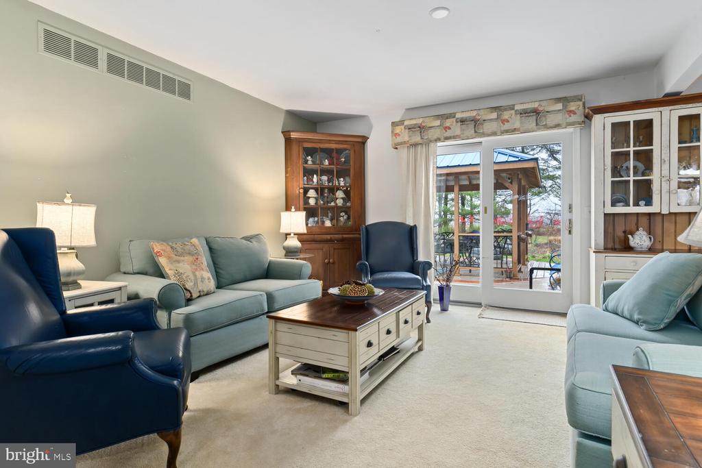 8757 Orchard Dr