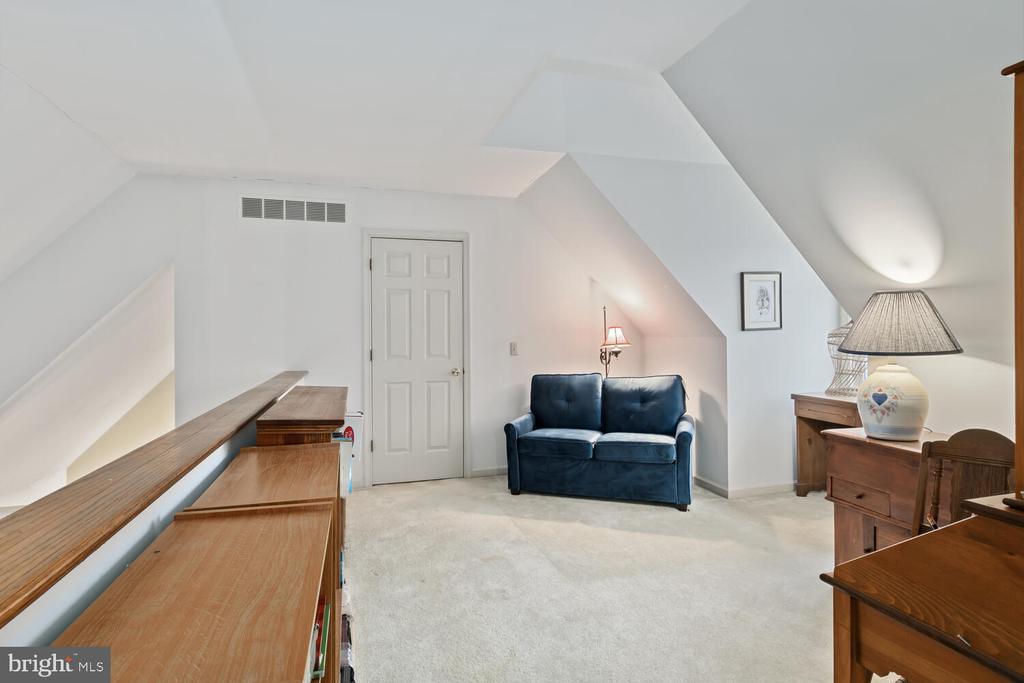 8757 Orchard Dr