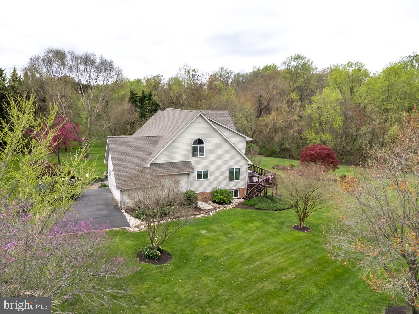207 Pondview Ct