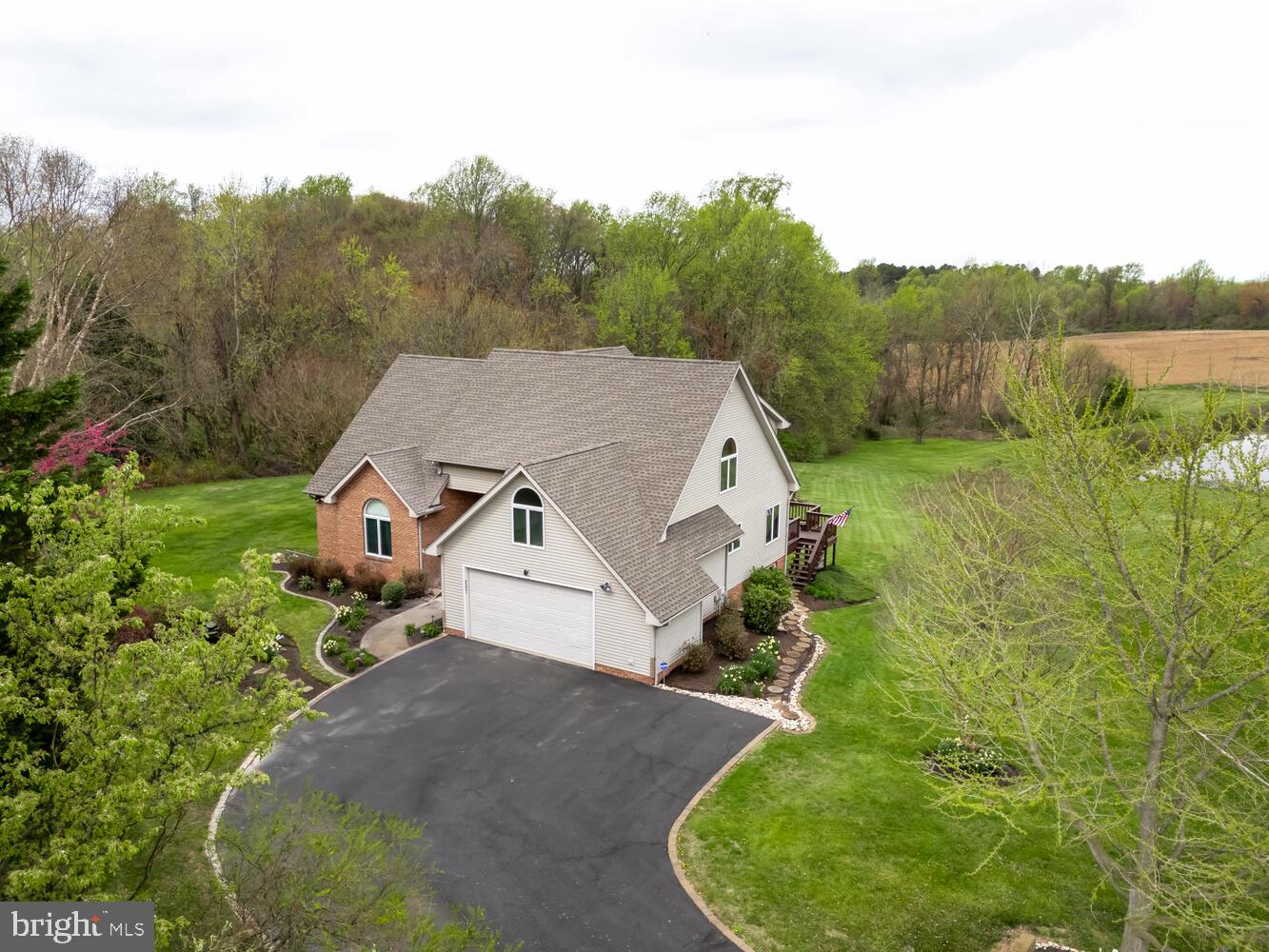207 Pondview Ct