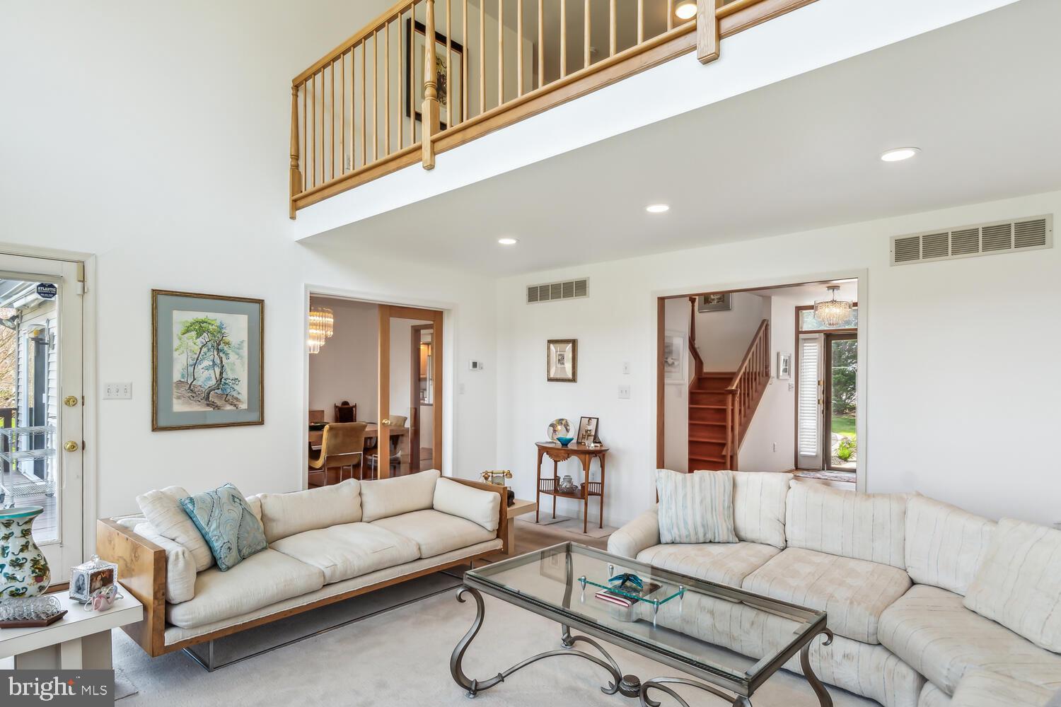 207 Pondview Ct