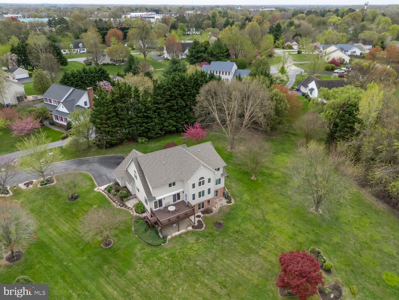 207 Pondview Ct