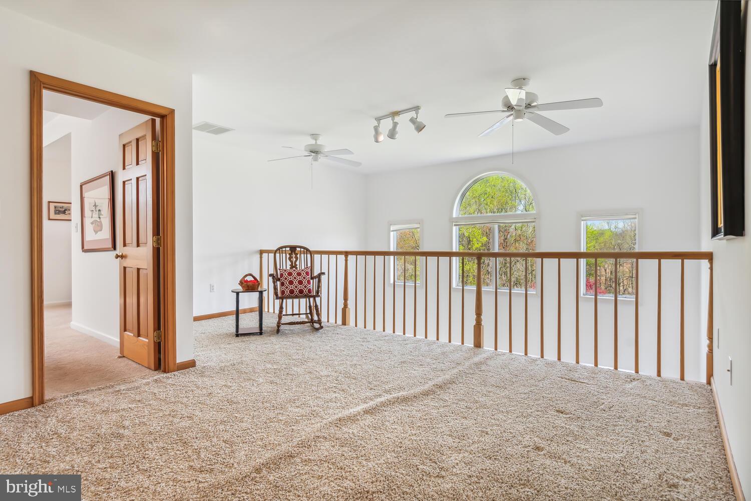 207 Pondview Ct