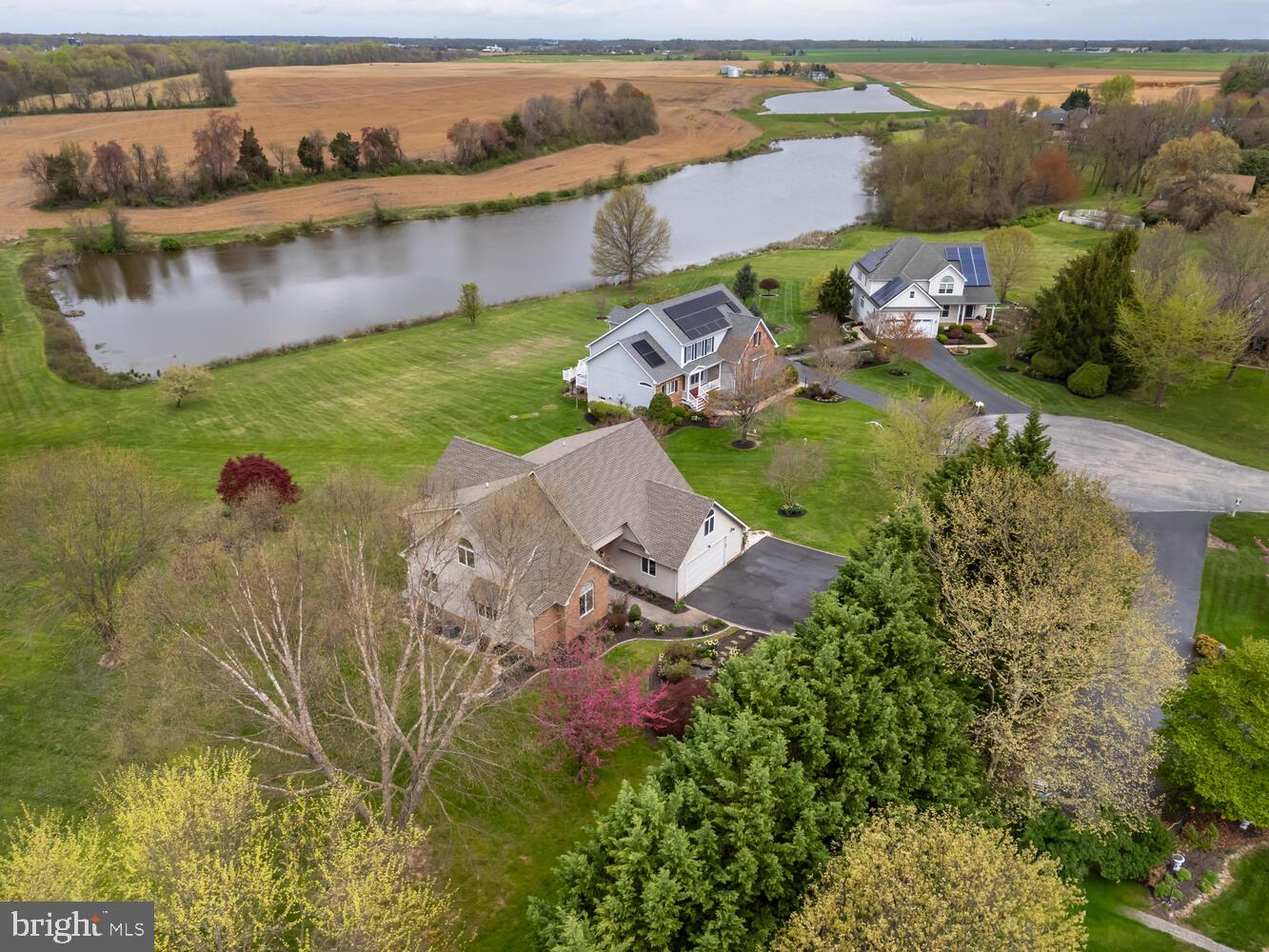 207 Pondview Ct
