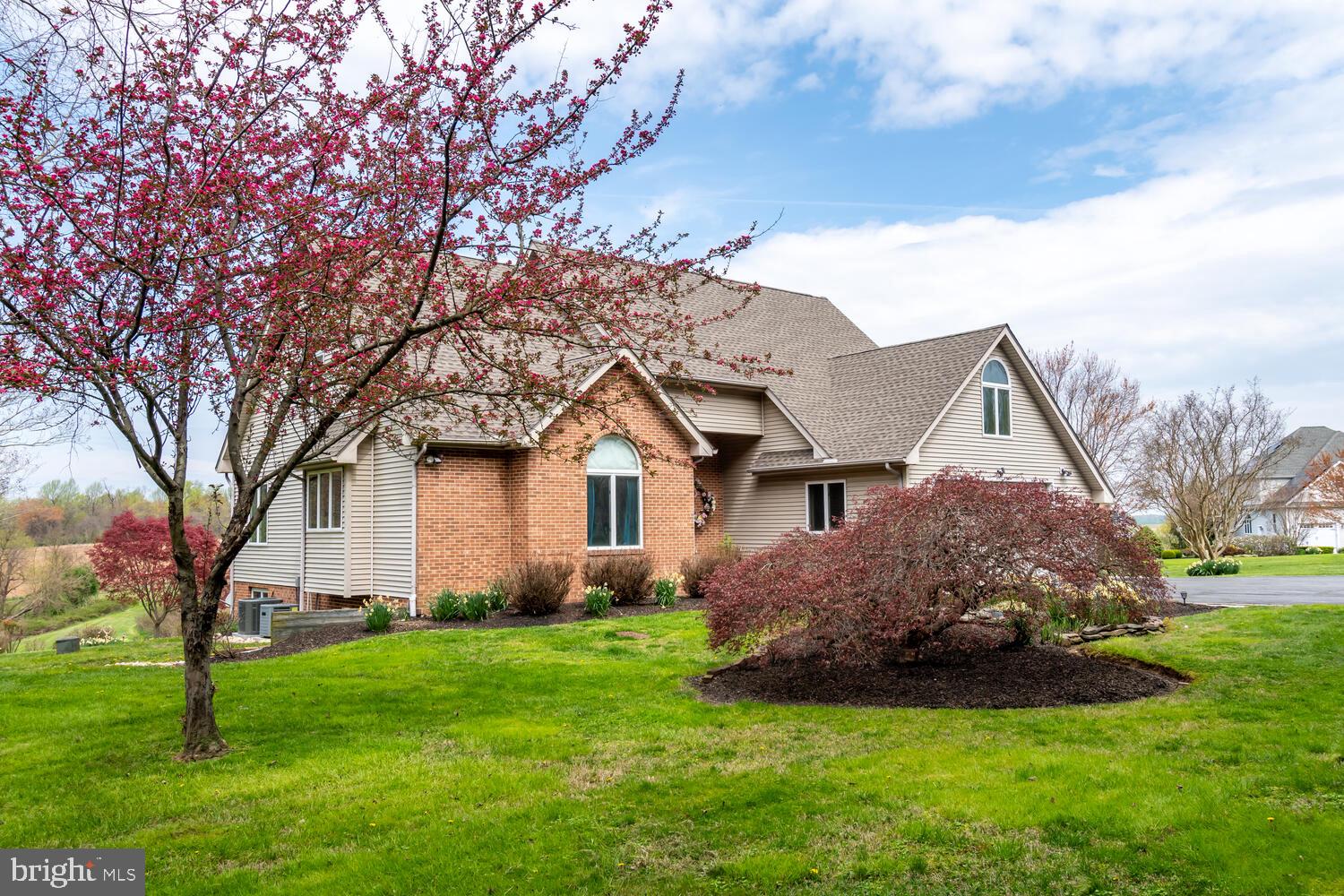 207 Pondview Ct