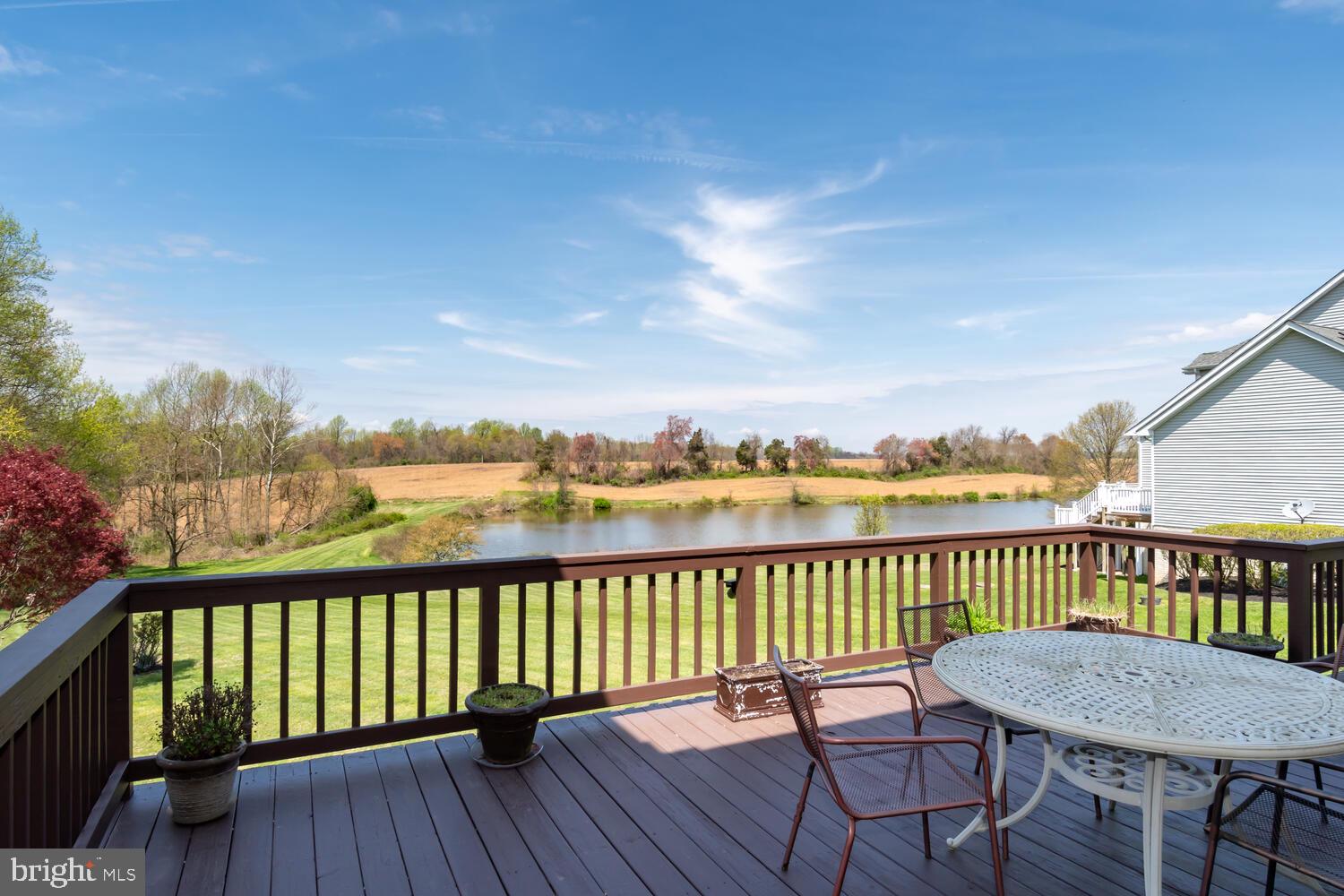 207 Pondview Ct