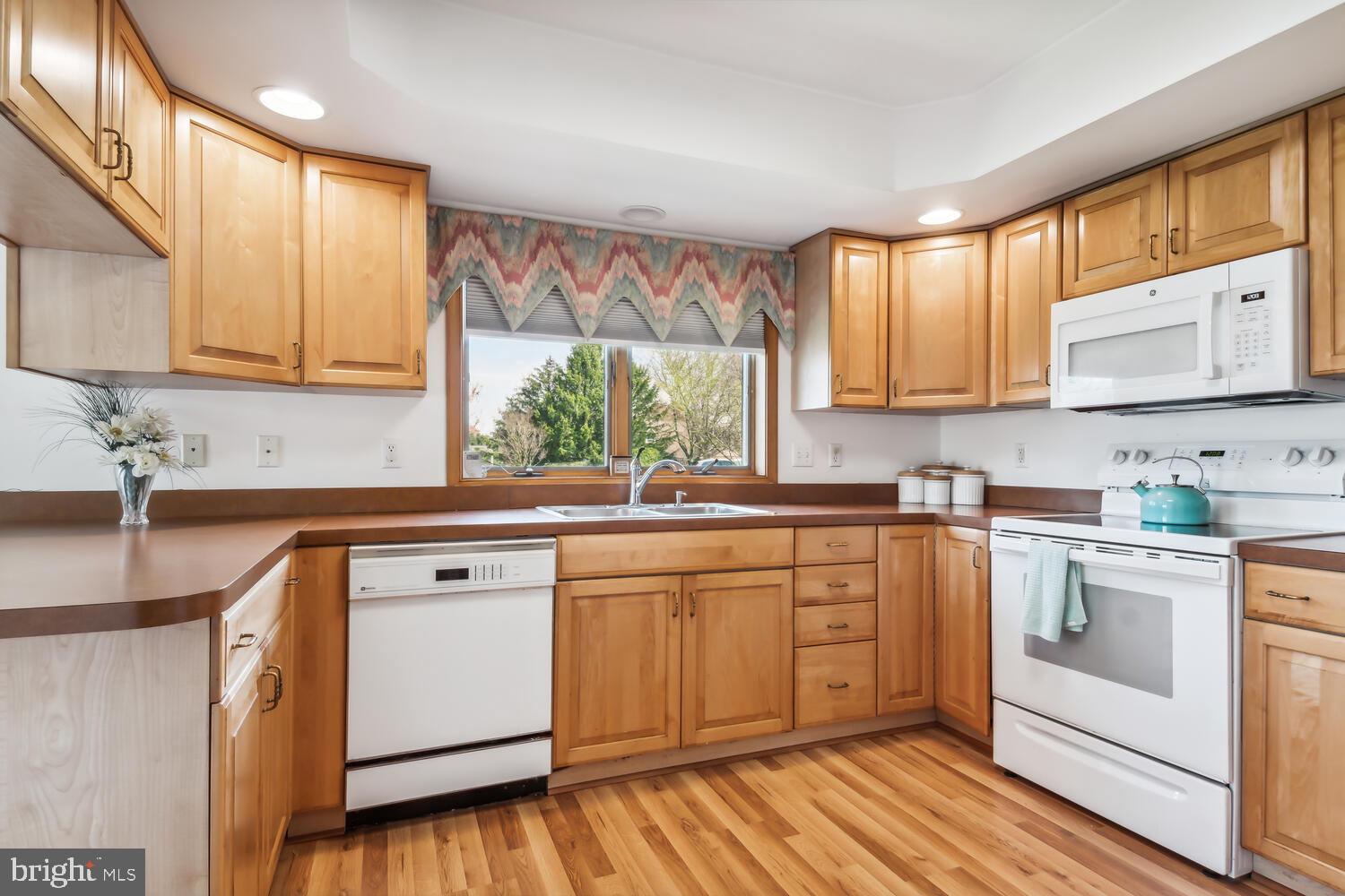 207 Pondview Ct