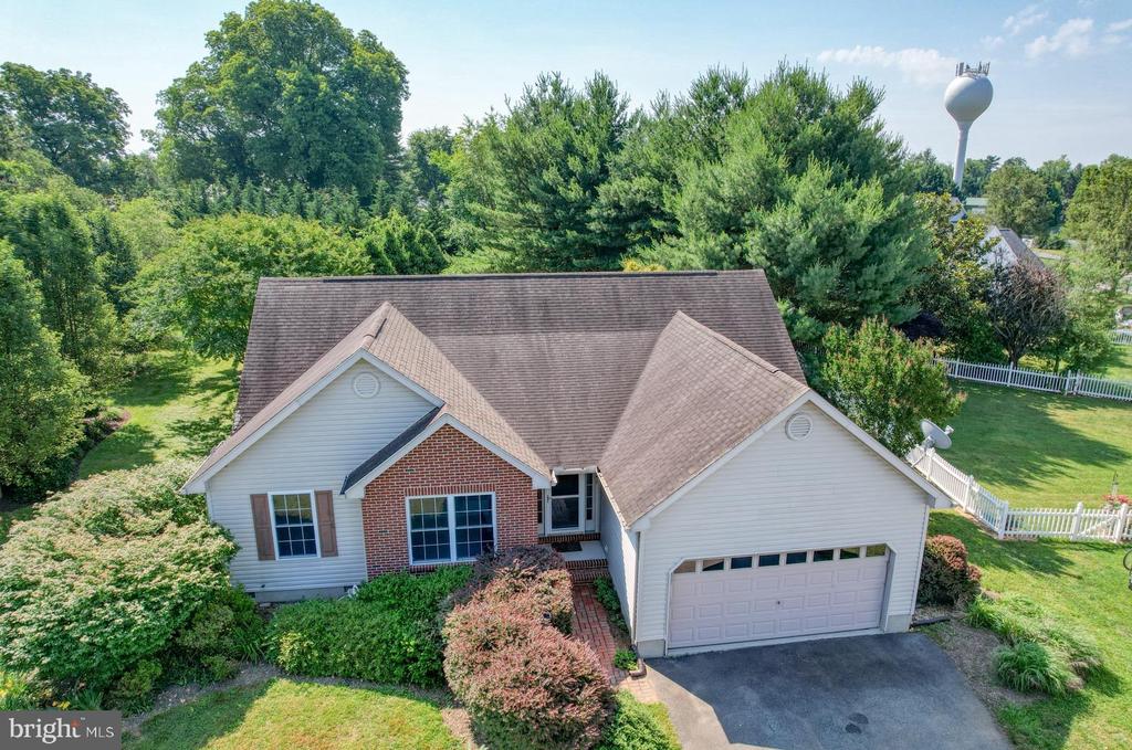 106 Ashwood Ln