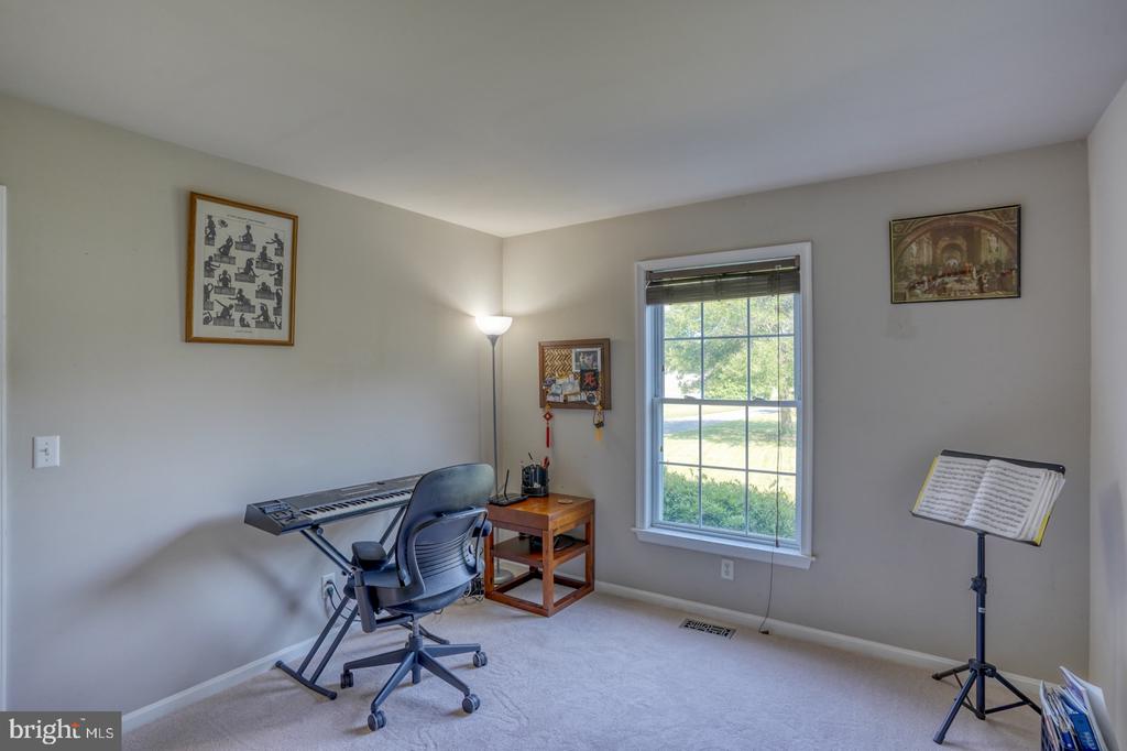 106 Ashwood Ln