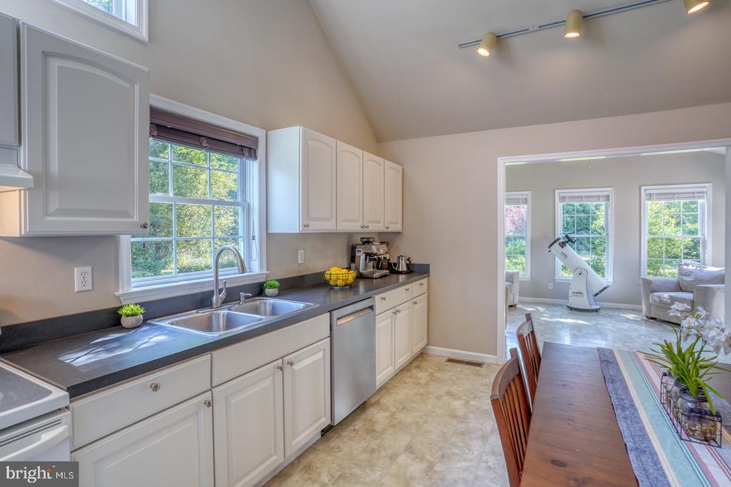 106 Ashwood Ln