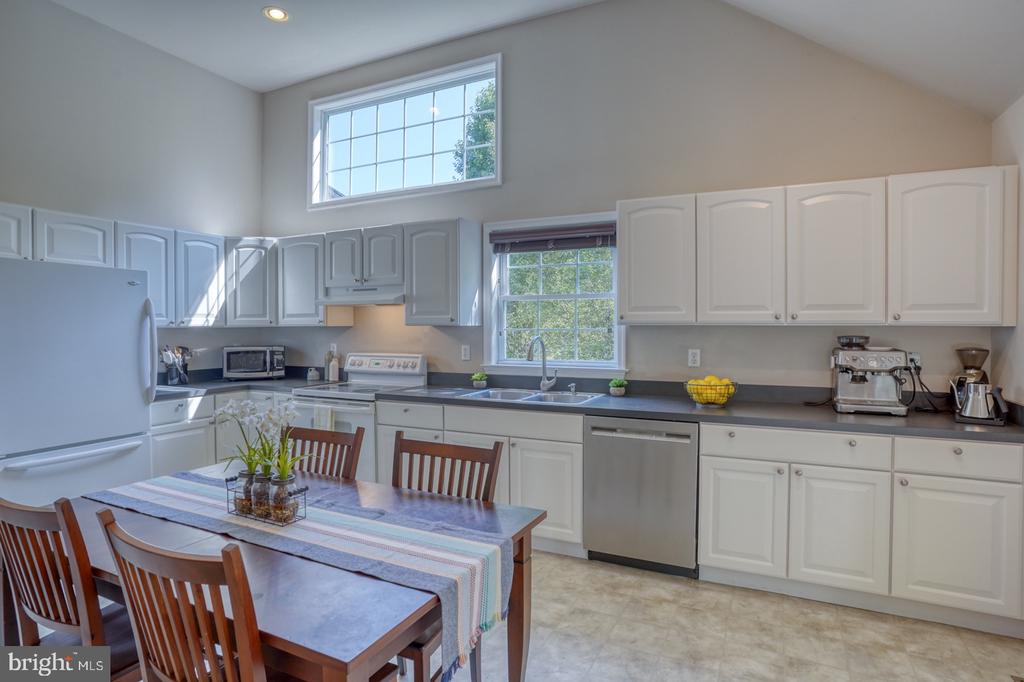 106 Ashwood Ln