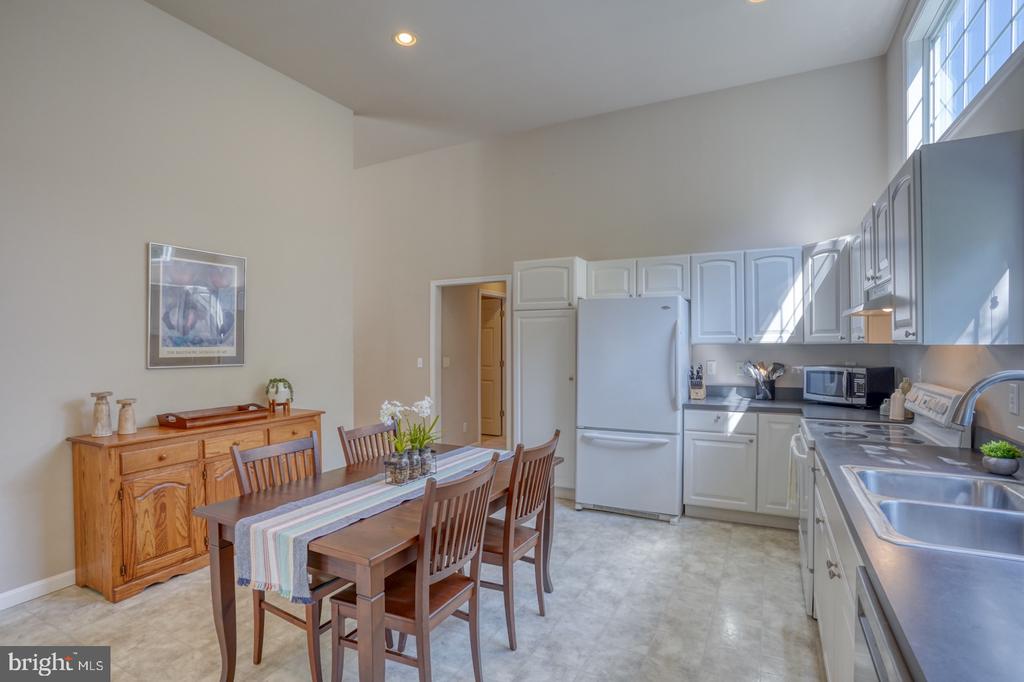 106 Ashwood Ln