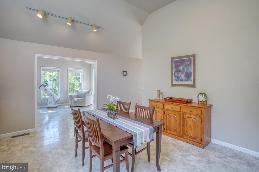 106 Ashwood Ln