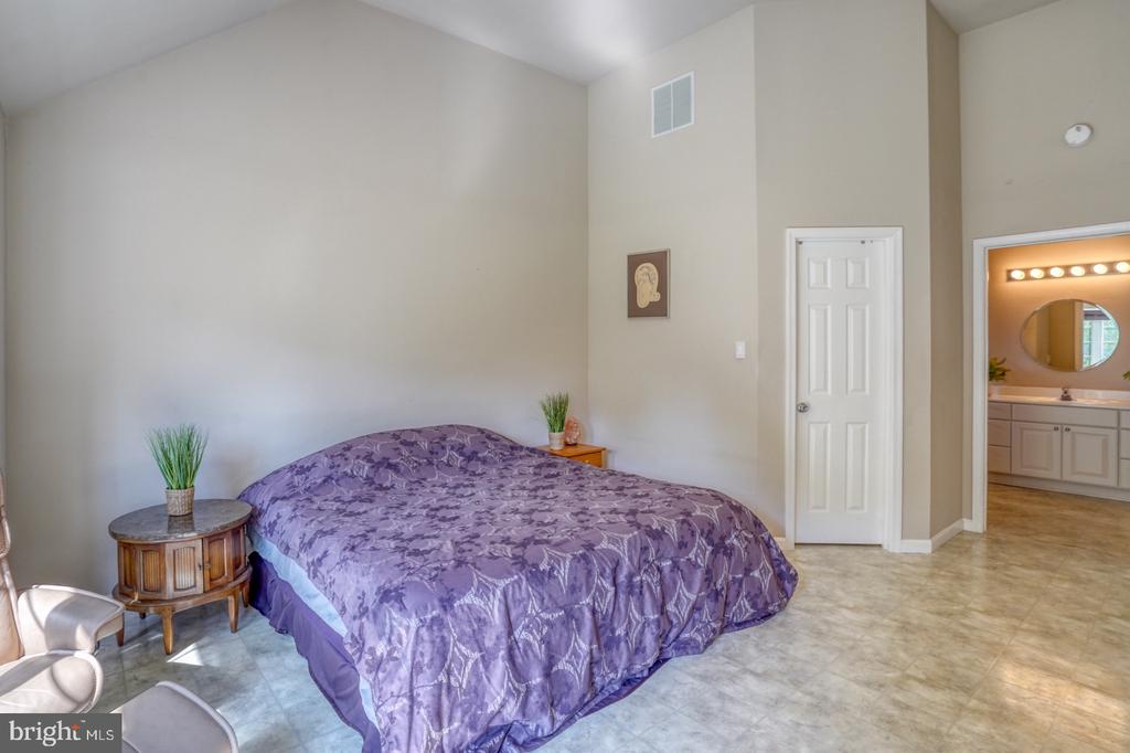 106 Ashwood Ln