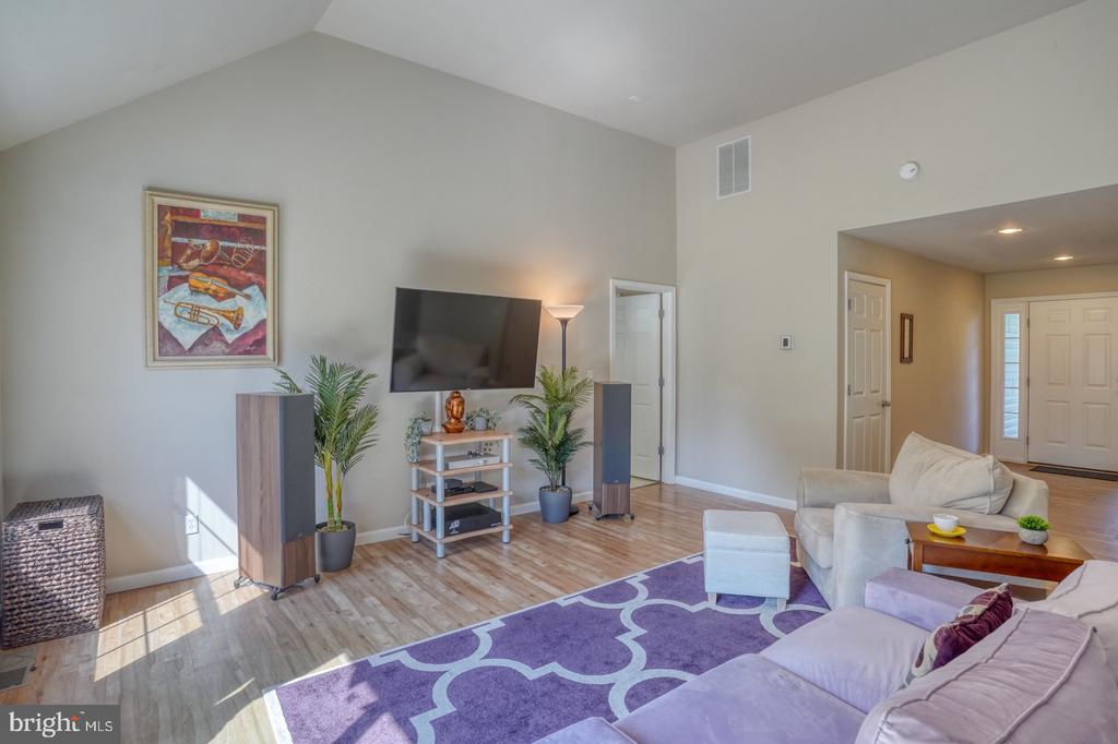 106 Ashwood Ln
