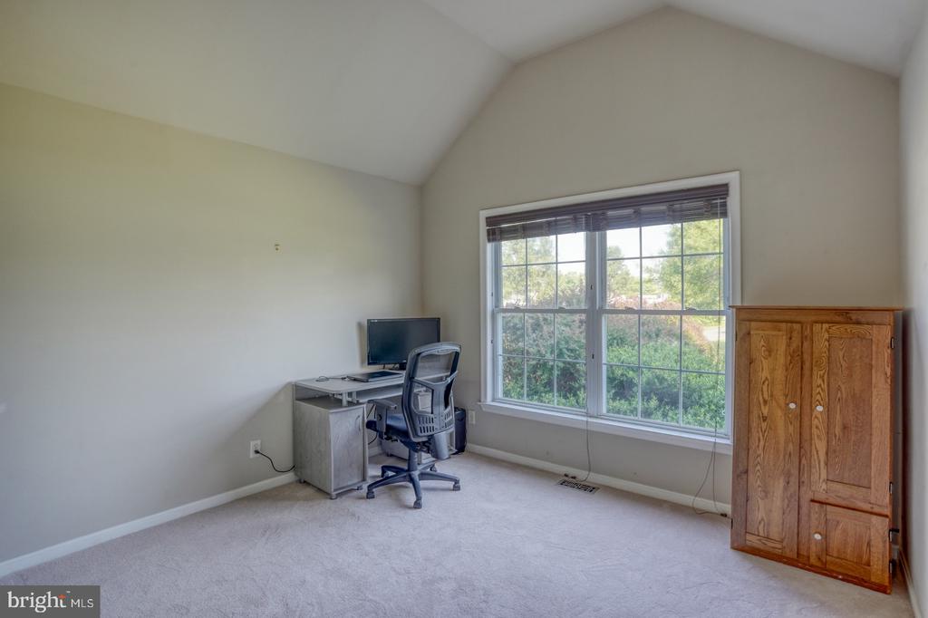 106 Ashwood Ln