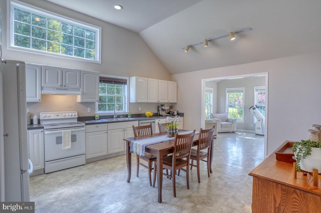 106 Ashwood Ln