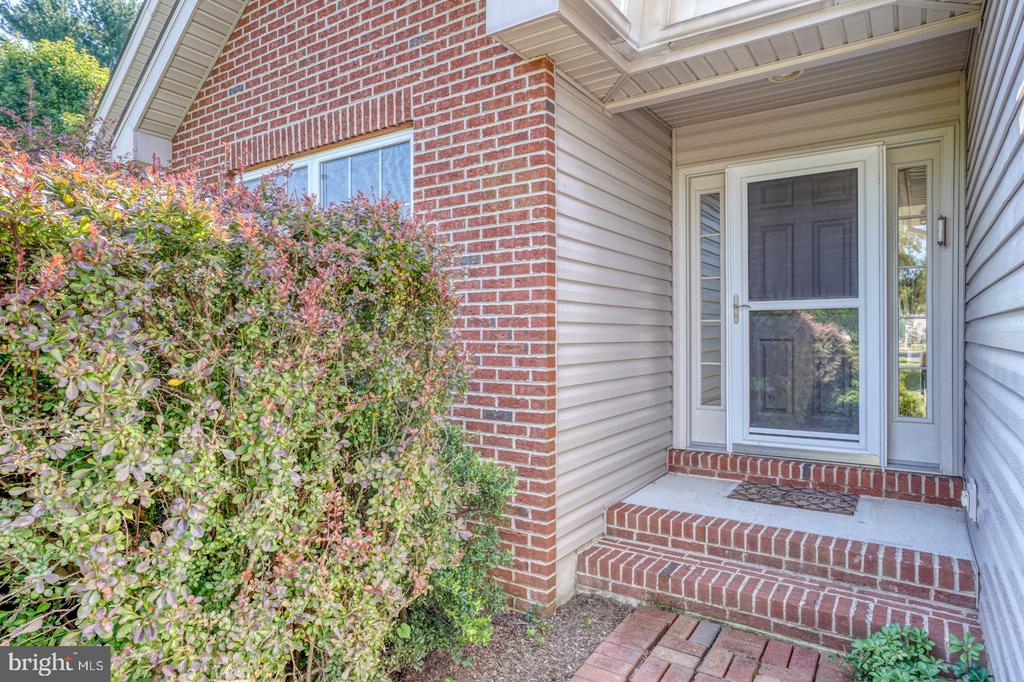 106 Ashwood Ln