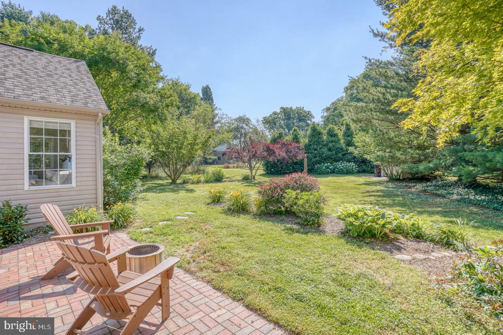 106 Ashwood Ln