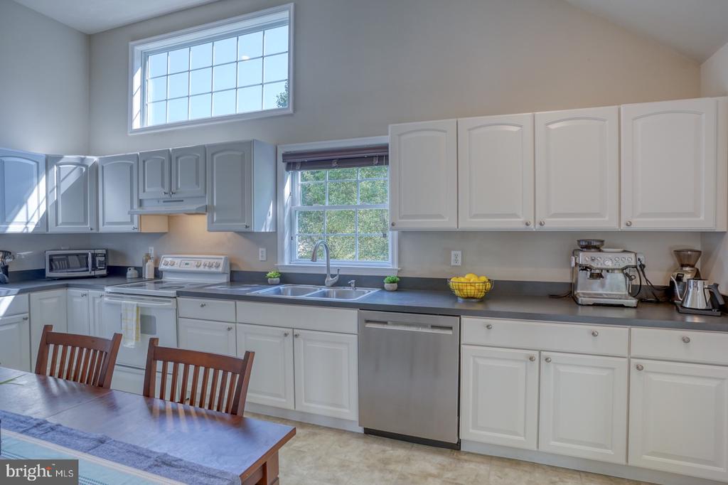 106 Ashwood Ln