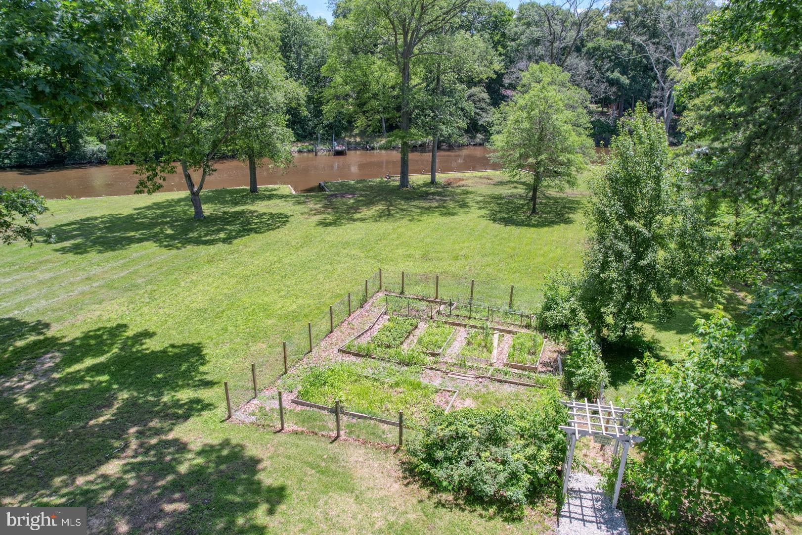 31621 W Edge Rd