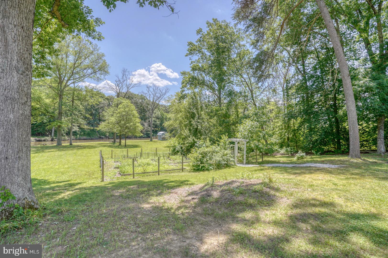 31621 W Edge Rd