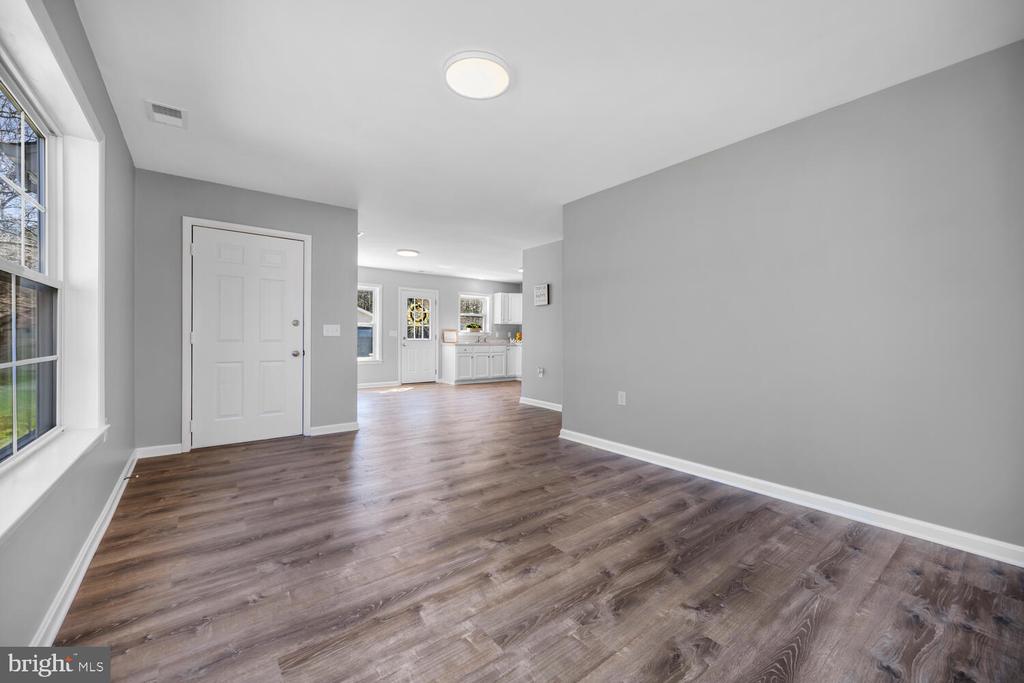 6174 Dorlon Dr