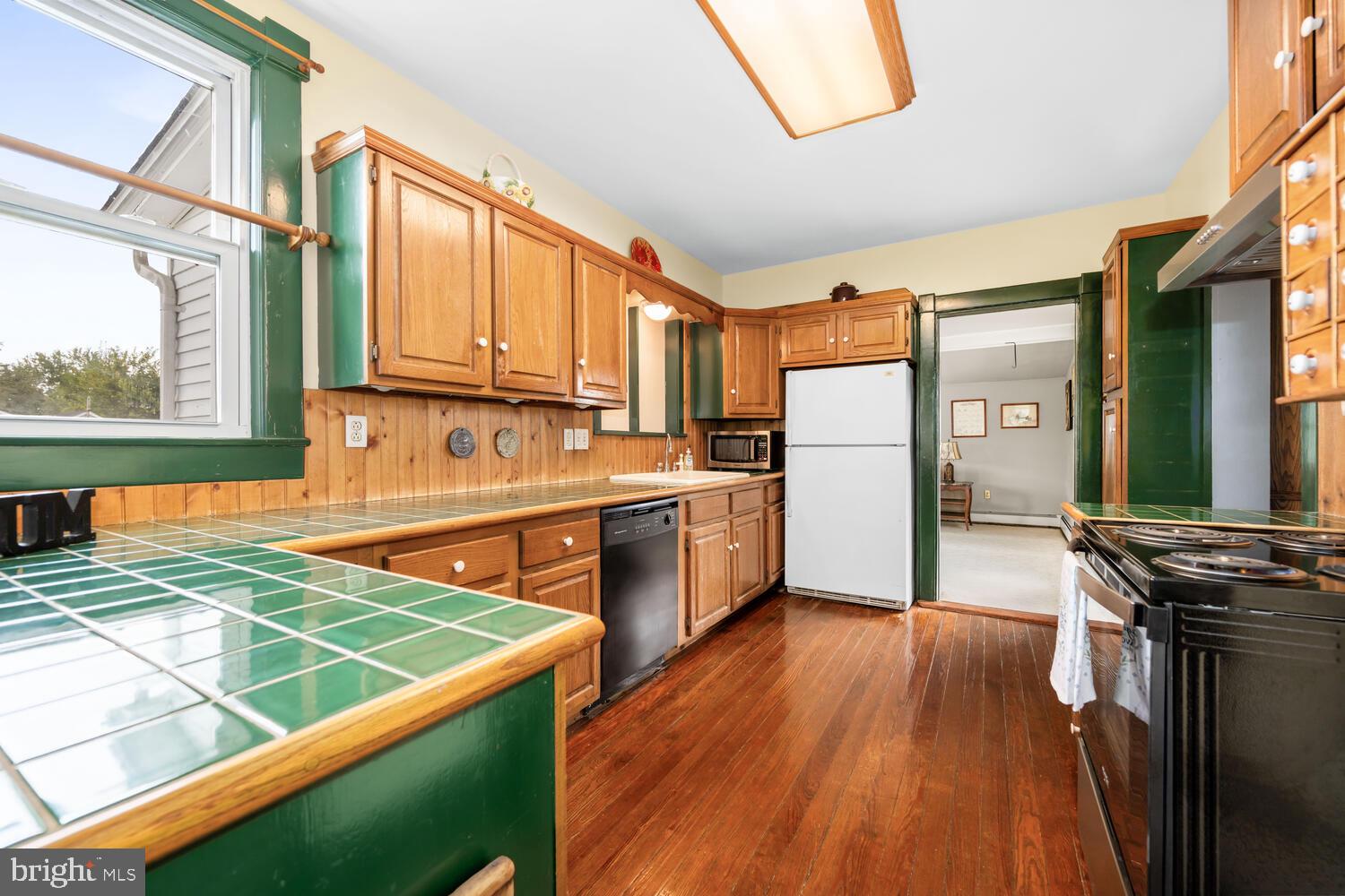 228 PHELPS AVENUE