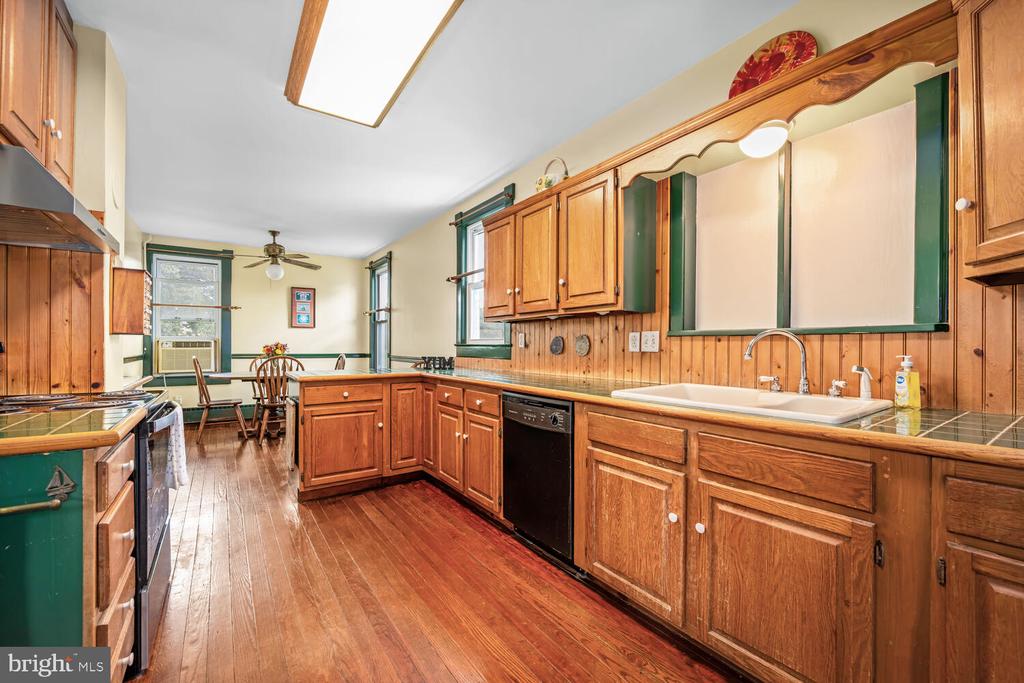 228 PHELPS AVENUE