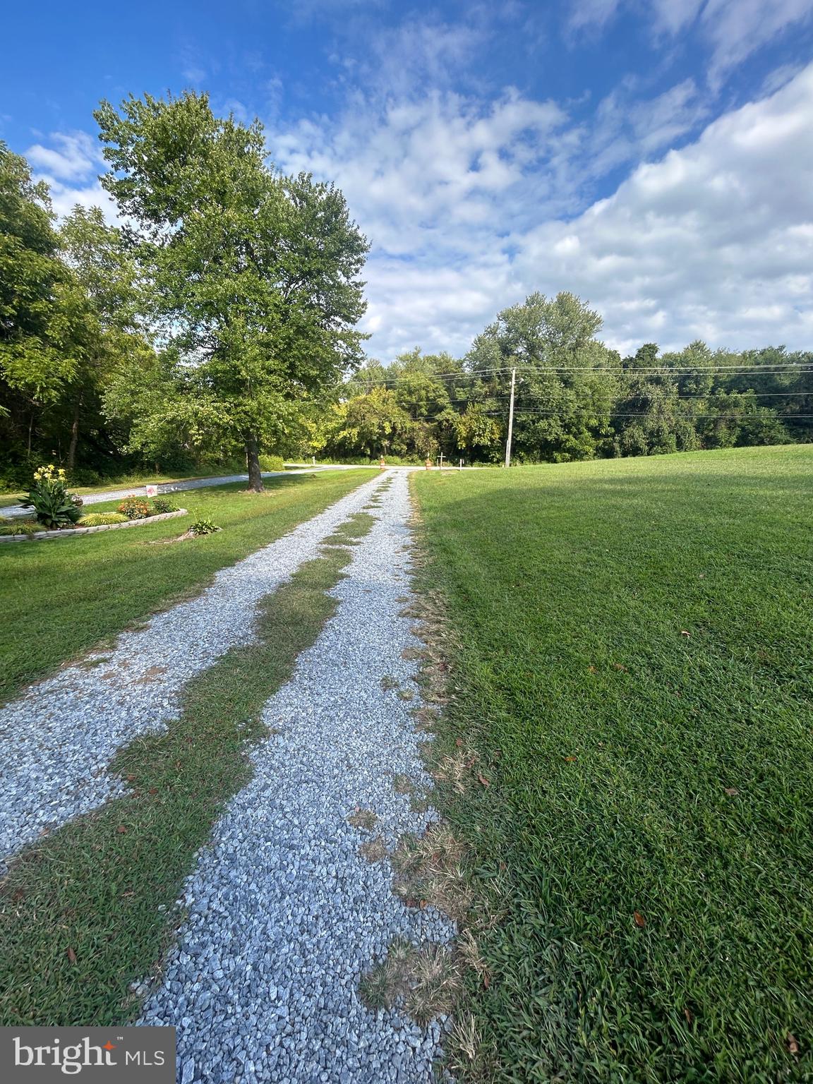 FAIRLEE-MELITOTA ROAD