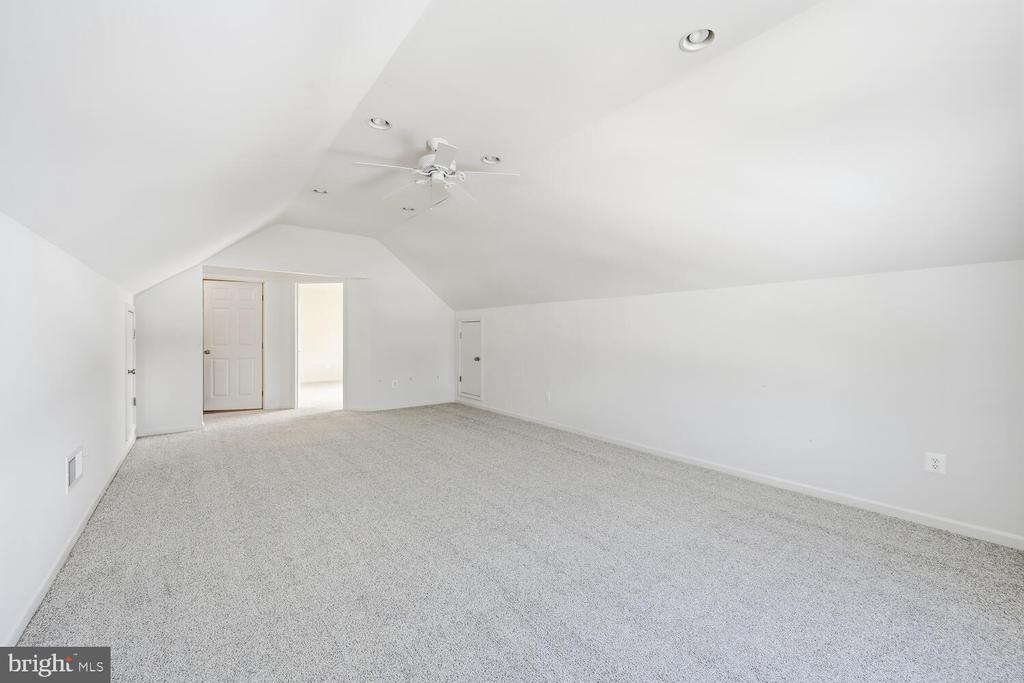 206 CAMELOT DRIVE