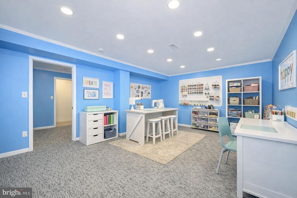 206 CAMELOT DRIVE