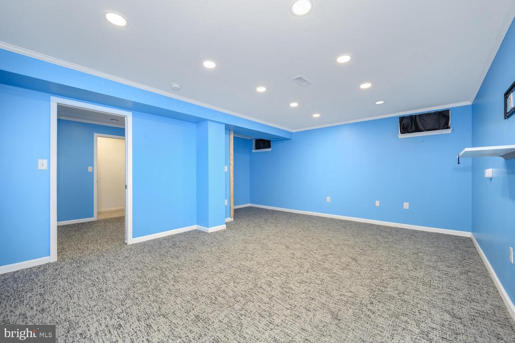 206 CAMELOT DRIVE