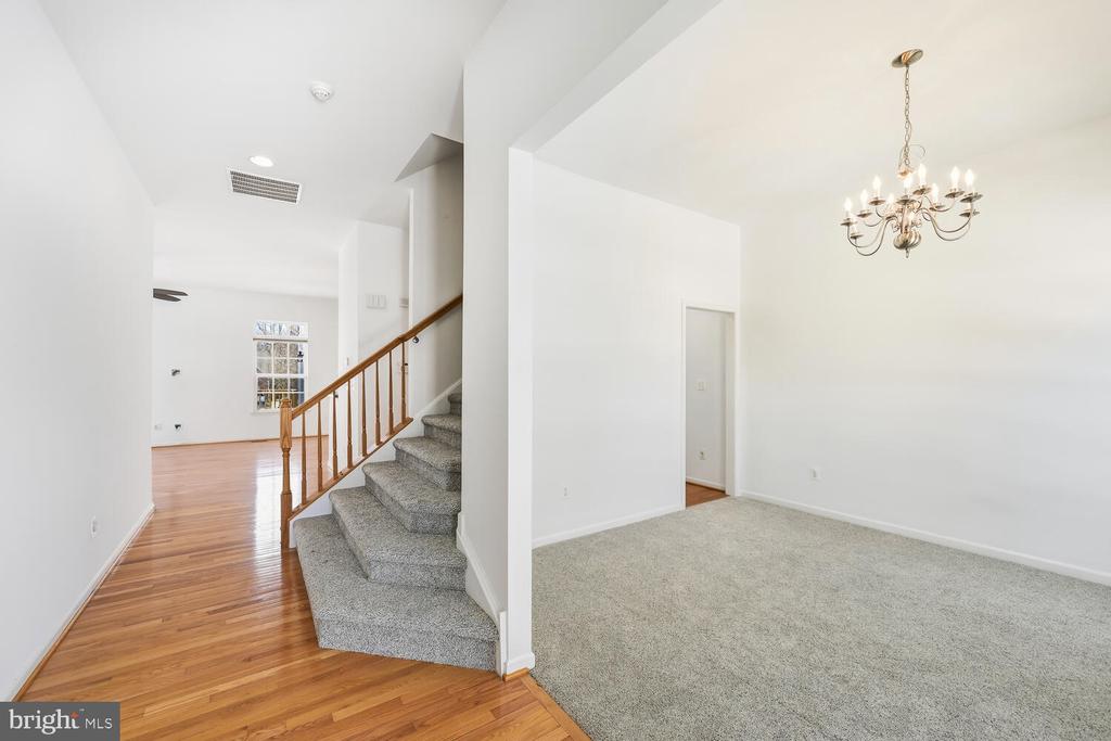 206 CAMELOT DRIVE