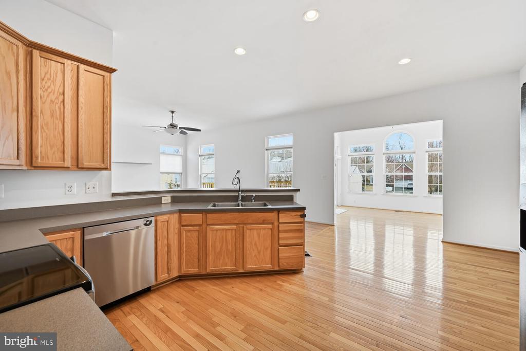 206 CAMELOT DRIVE