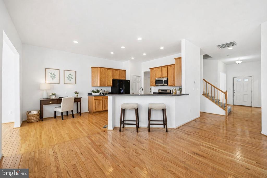 206 CAMELOT DRIVE
